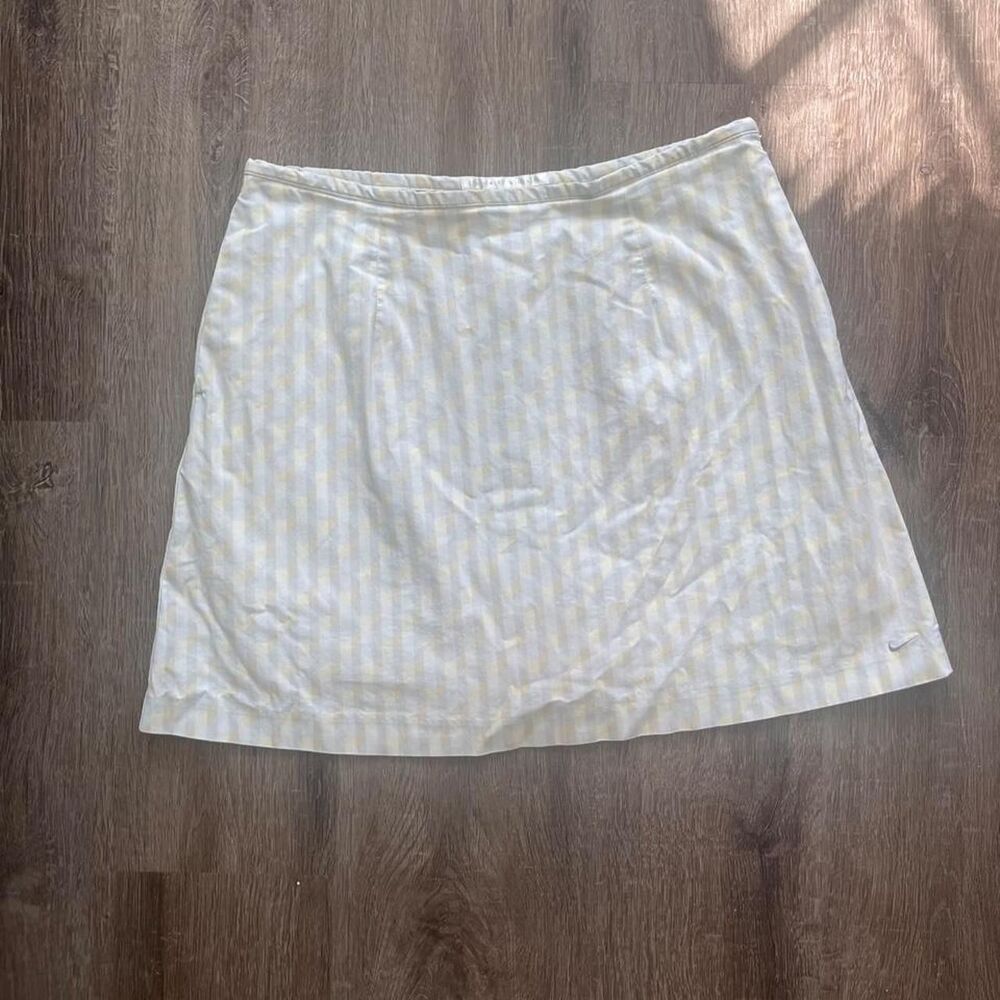 Nike Women's White and Cream Golf Skirt